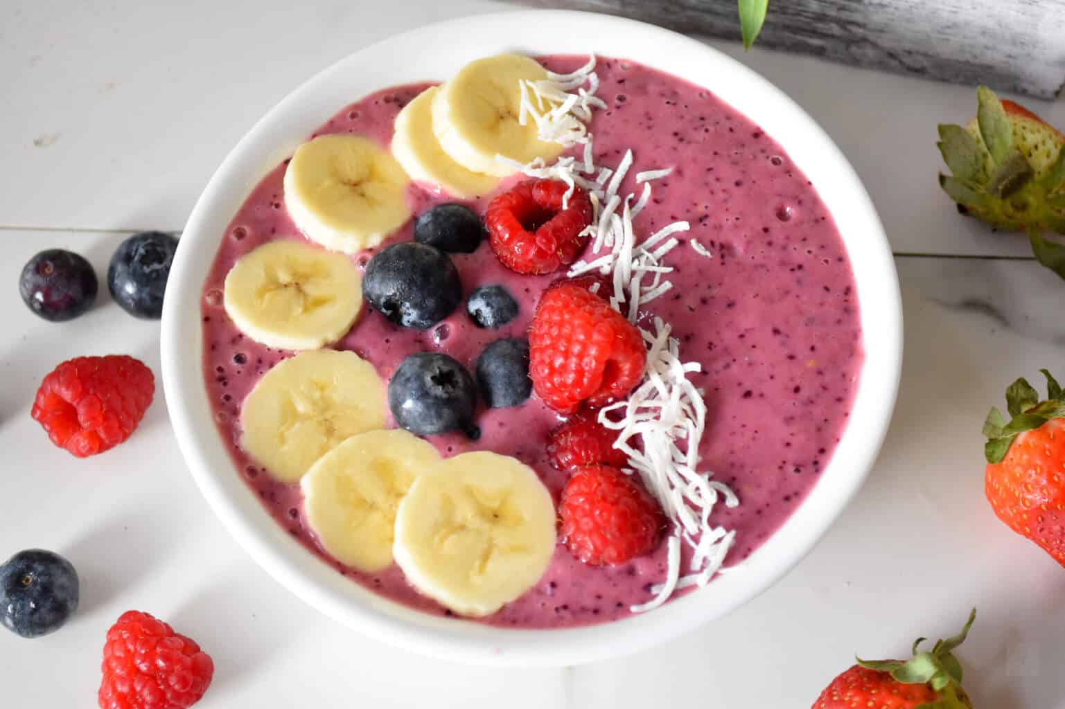Low calorie Berry licious Smoothie Bowl   Zesty South Indian Kitchen